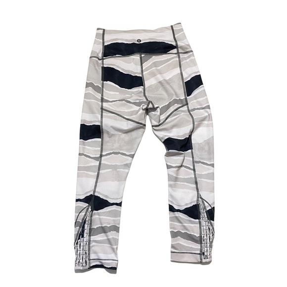 Lululemon True Self Crop Leggings Bleacher Stripe Sz 4 - Picture 2 of 12